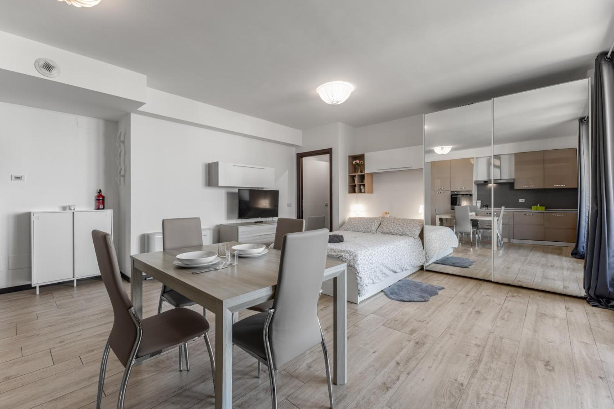 Apartment Monolocale Con Balcone Self Check In Sempione *