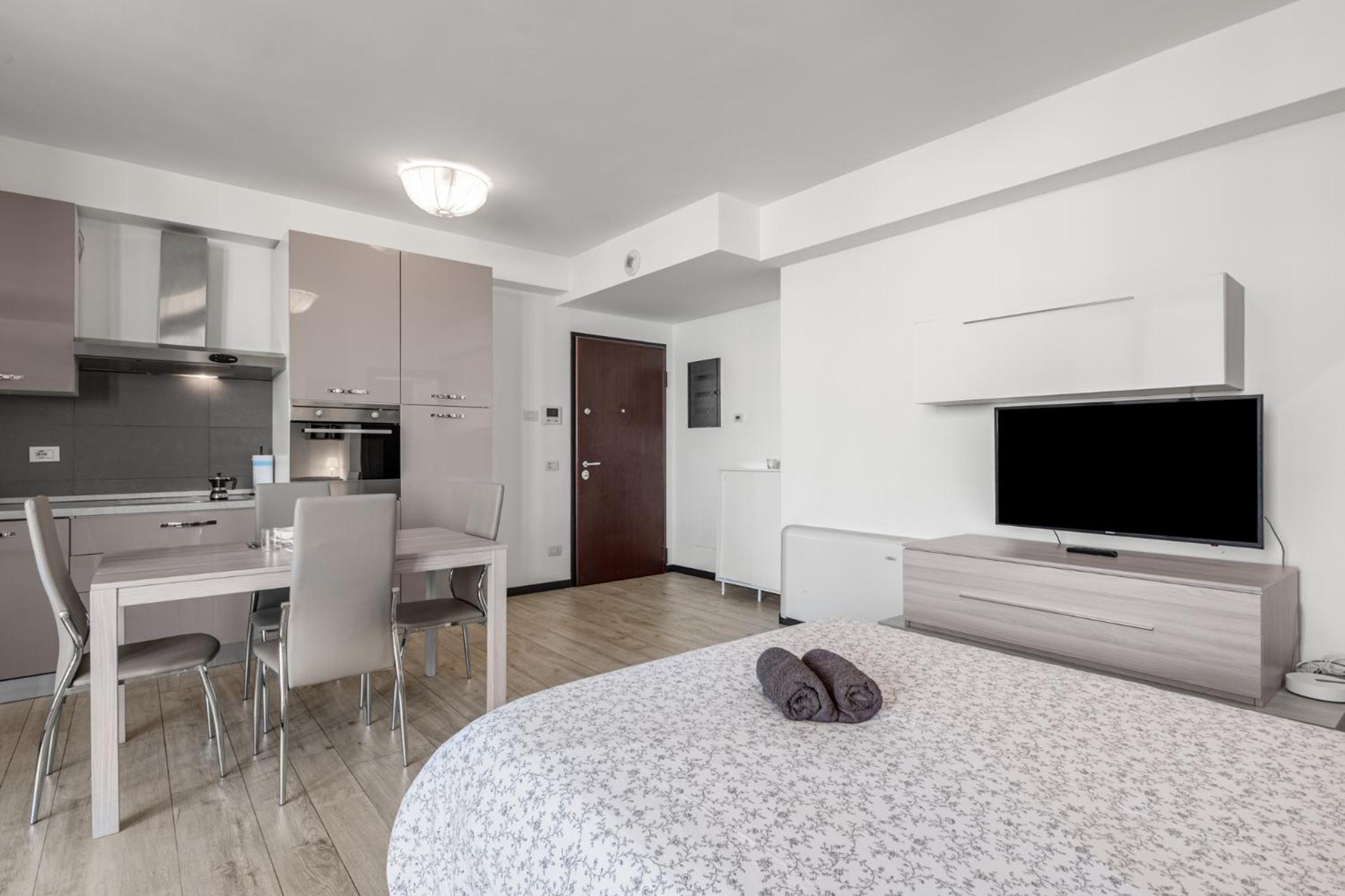 Apartment Monolocale Con Balcone Self Check In Sempione